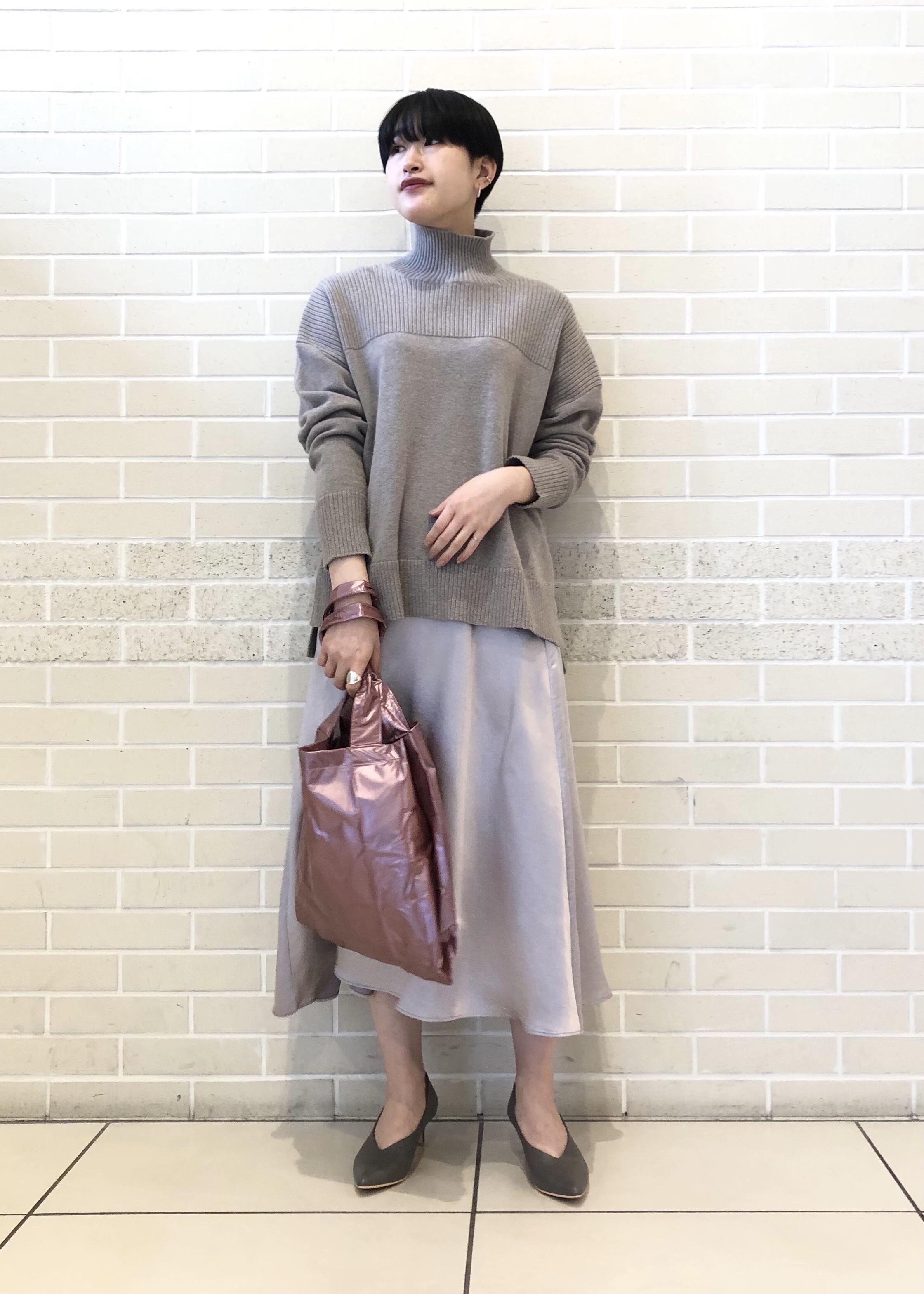 Salon Adam Et Rope の 店頭人気アイテム サテンロングフレアースカートを使ったコーディネート Rakuten Fashion 楽天ファッション 旧楽天ブランドアベニュー