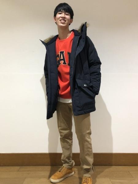 GAPの(M)Gapロゴ クルーネックスウェットシャツを使ったコーディネートを紹介します。｜Rakuten Fashion(楽天ファッション／旧楽天ブランドアベニュー)1079634