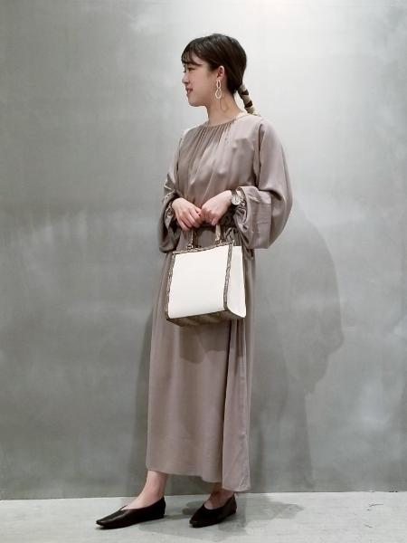 LAKOLEのコーディネートを紹介します。｜Rakuten Fashion(楽天ファッション／旧楽天ブランドアベニュー)1101986