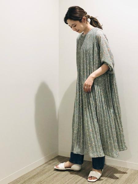 American Holicの花柄プリーツワンピースを使ったコーディネート Rakuten Fashion 楽天ファッション 旧楽天ブランドアベニュー