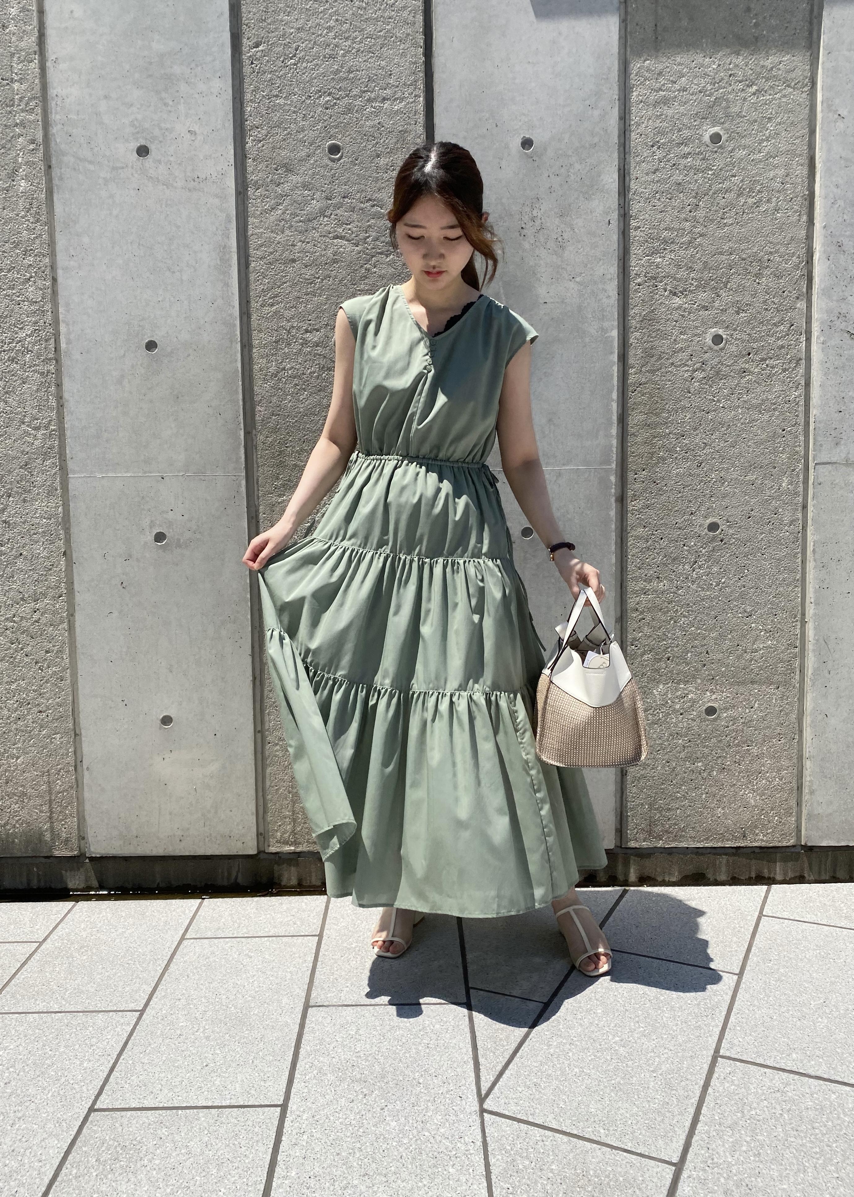 Visの華やかなボリュームで魅せるティアードワンピースを使ったコーディネート Rakuten Fashion 楽天ファッション 旧楽天ブランド アベニュー