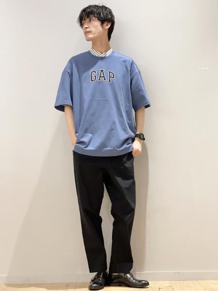GAPの(M)ヘビーウェイトシリーズ ルーズフィット コットン ロゴTシャツを使ったコーディネートを紹介します。｜Rakuten Fashion(楽天ファッション／旧楽天ブランドアベニュー)1122962