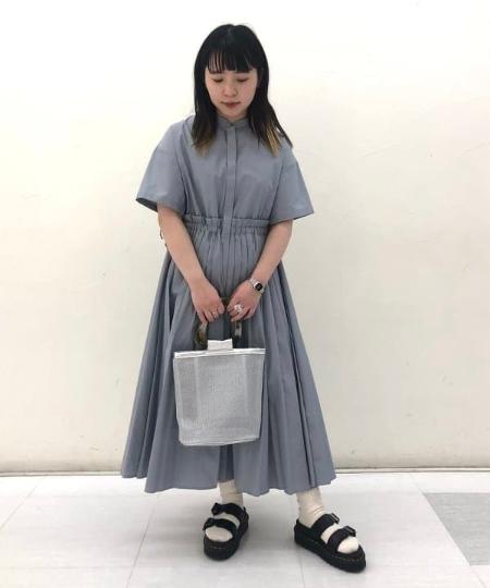 Beams Womenのray Beams バンドカラー プリーツ ワンピースを使ったコーディネート Rakuten Fashion 楽天ファッション 旧楽天ブランドアベニュー