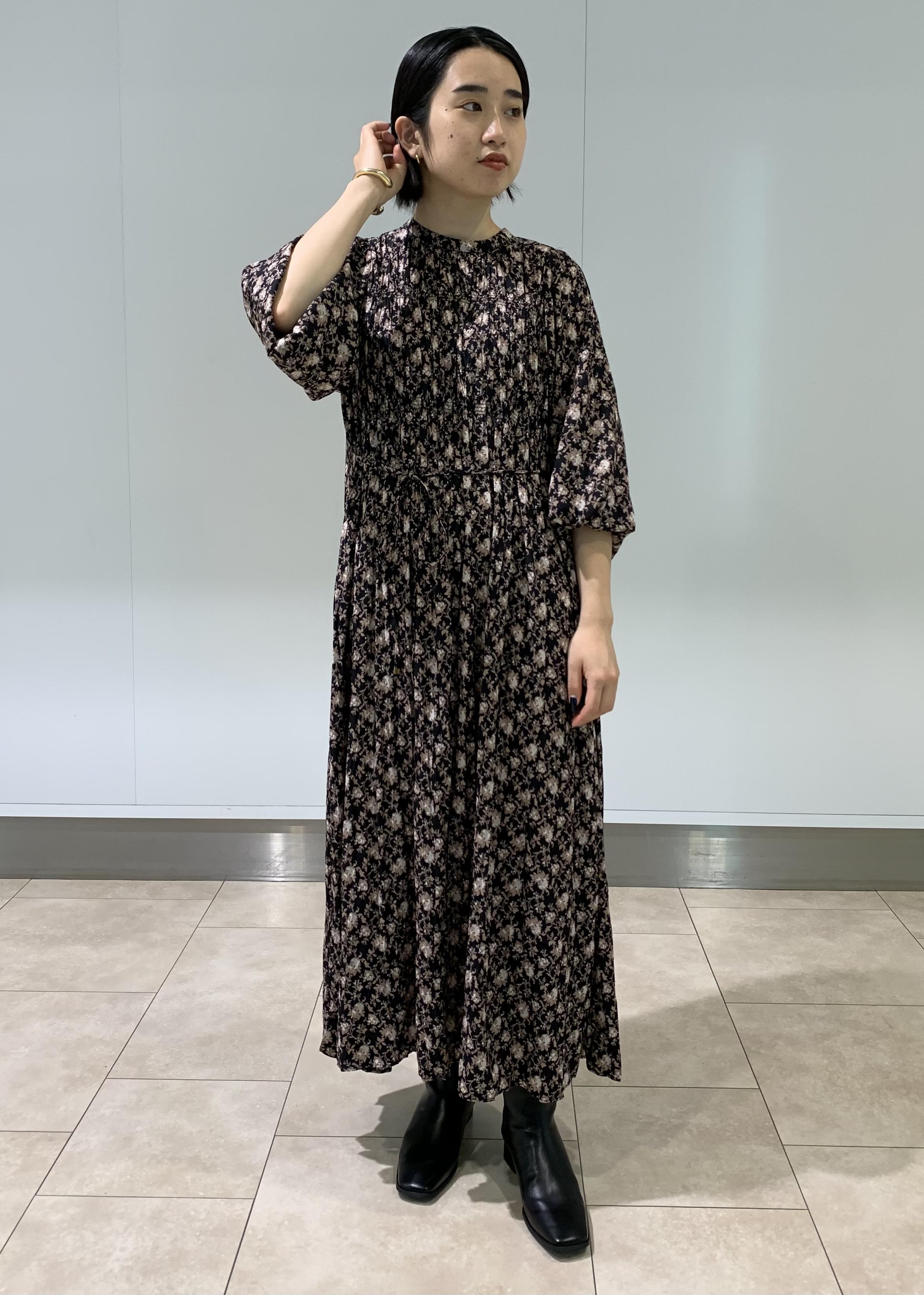 Visの花柄 無地の2パターン シャーリングプリントアソートワッシャーワンピースを使ったコーディネート Rakuten Fashion 楽天ファッション 旧楽天ブランドアベニュー
