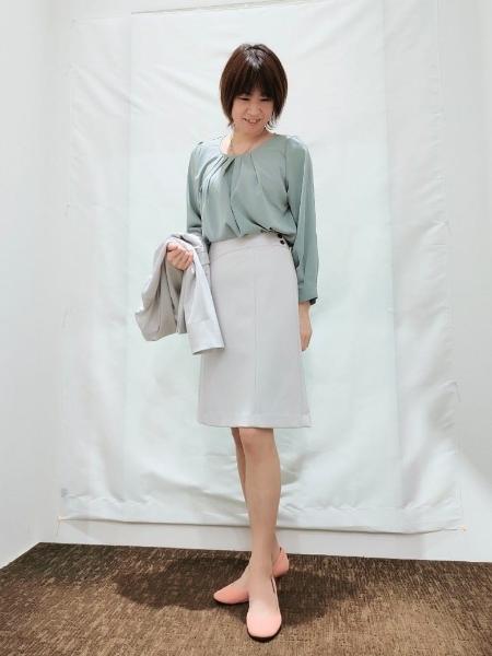TAKA-Qのラミーモクロディー フレアースカート ライトグレー(セットアップ可能)を使ったコーディネートを紹介します。｜Rakuten Fashion(楽天ファッション／旧楽天ブランドアベニュー)1305599