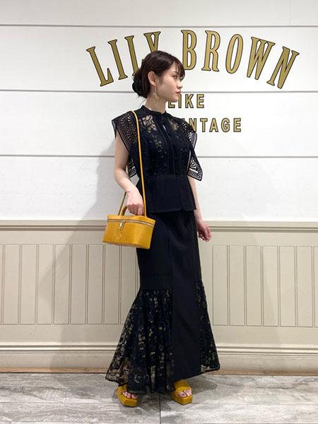 LILYBROWN 宮脇咲良着用 スイッチングレースマーメイドスカート