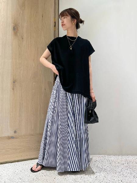Curensologyのニットフレアトップスを使ったコーディネートを紹介します。｜Rakuten Fashion(楽天ファッション／旧楽天ブランドアベニュー)1337716