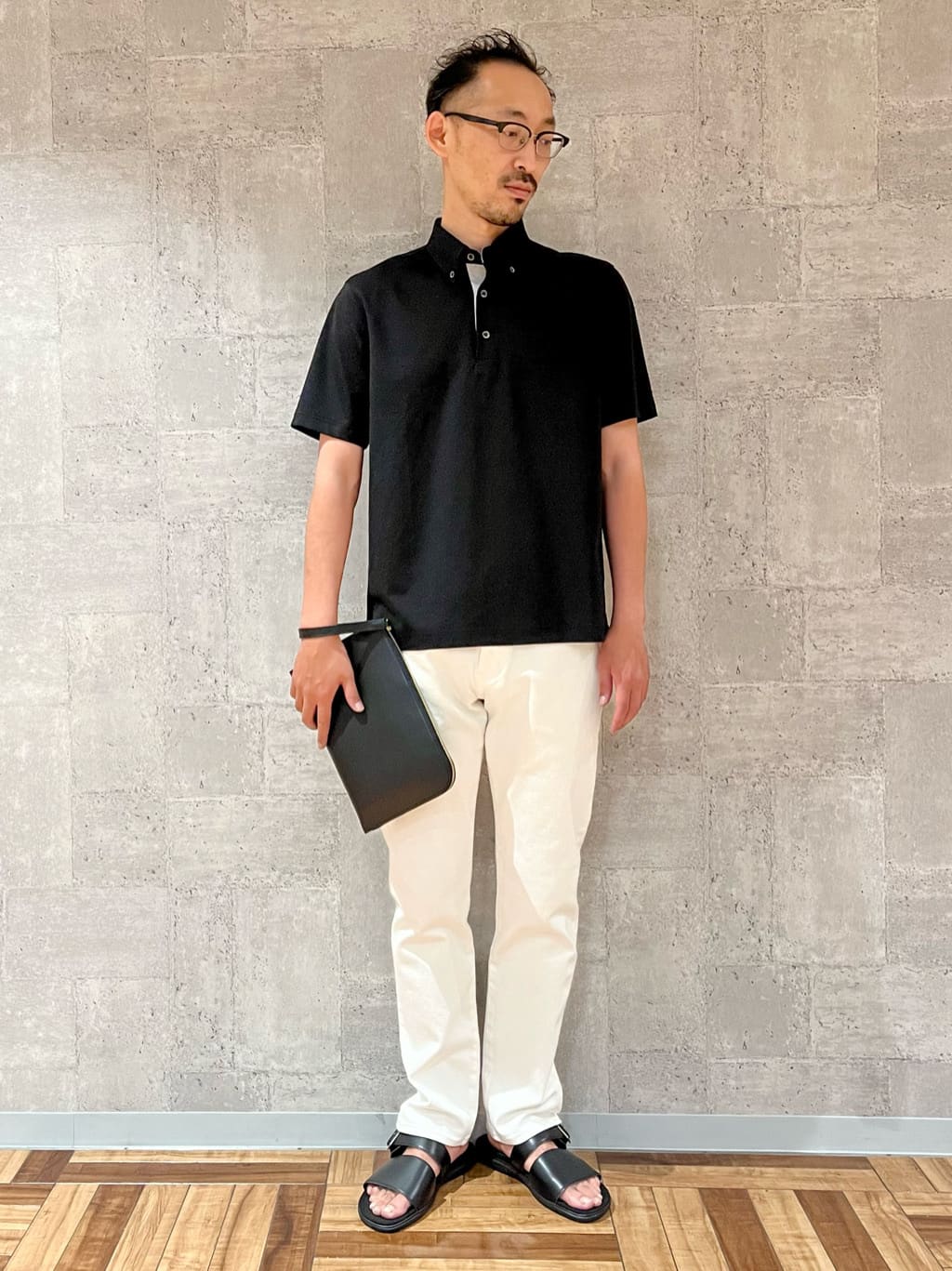 TAKEO KIKUCHIの4WAYストレッチデニムパンツを使ったコーディネートを紹介します。｜Rakuten Fashion(楽天ファッション／旧楽天ブランドアベニュー)1384518
