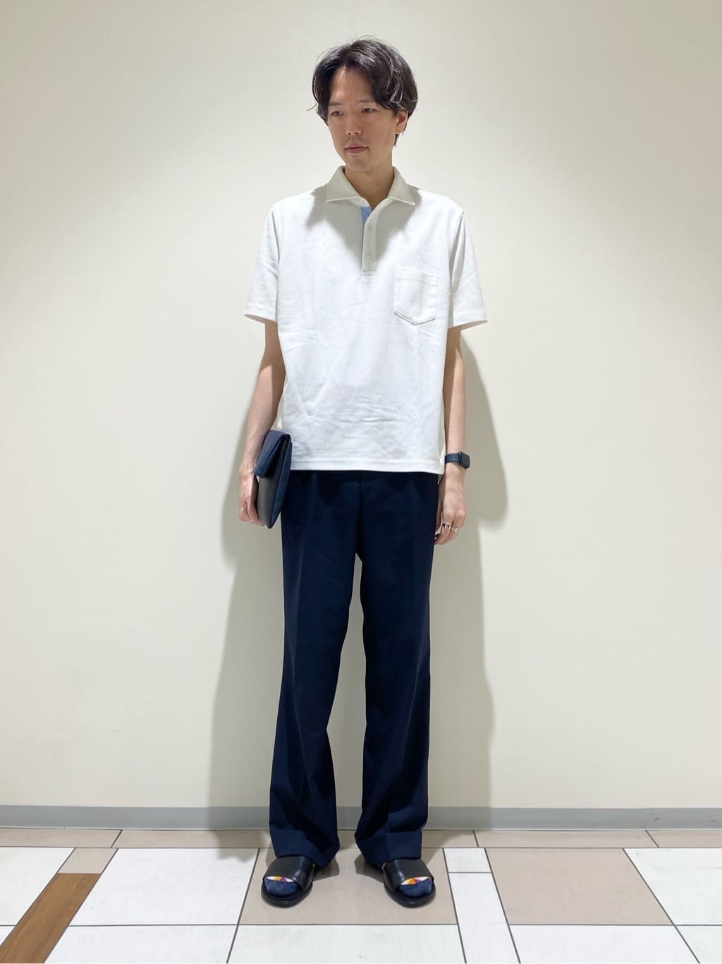 TAKEO KIKUCHIの2WAY ショルダークラッチバッグを使ったコーディネートを紹介します。｜Rakuten Fashion(楽天ファッション／旧楽天ブランドアベニュー)1435917