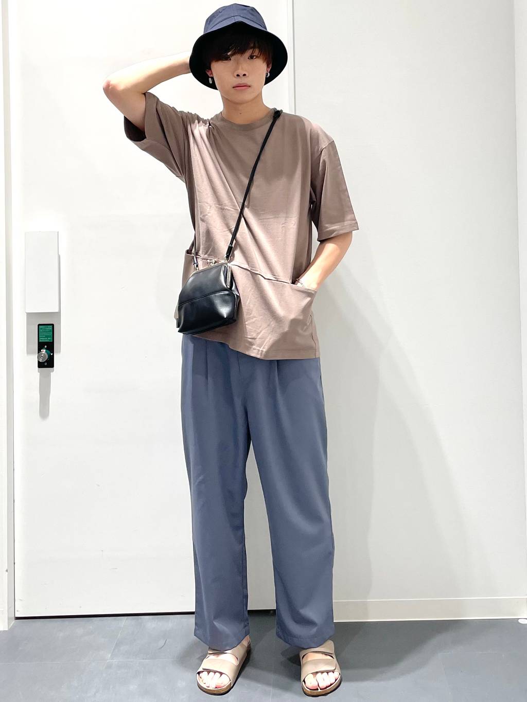 LAKOLEのツイルバケットハットを使ったコーディネートを紹介します。｜Rakuten Fashion(楽天ファッション／旧楽天ブランドアベニュー)1440007