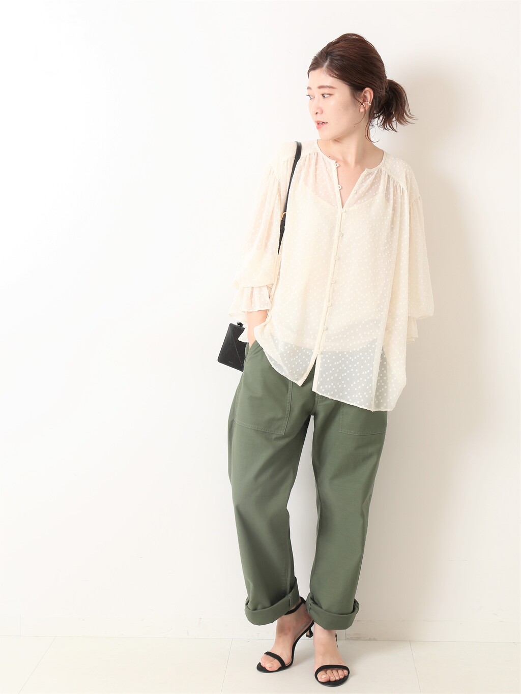Spick & Spanのカットジャガードギャザーブラウス / キャミ付きを使っ