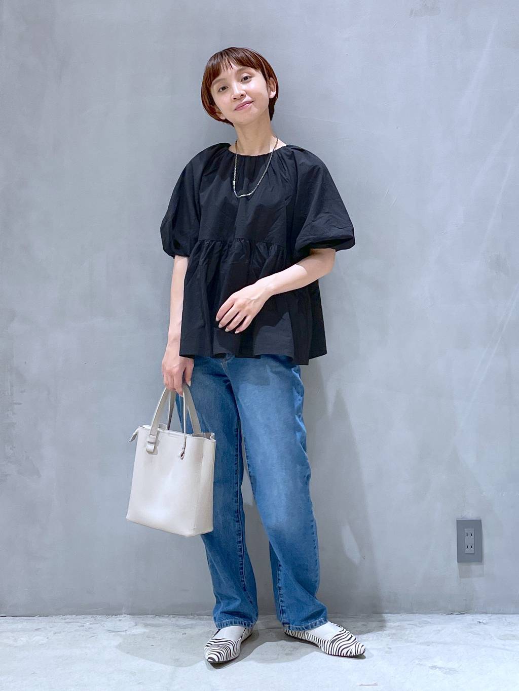 LAKOLEのスクエアカットギャザーパンプスを使ったコーディネートを紹介します。｜Rakuten Fashion(楽天ファッション／旧楽天ブランドアベニュー)1586824