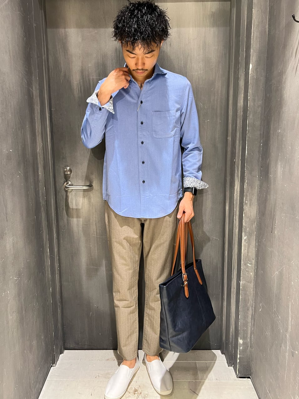 MEN'S BIGIのT/Cヘリンボンストレッチパンツを使ったコーディネートを紹介します。｜Rakuten Fashion(楽天ファッション／旧楽天ブランドアベニュー)1610408