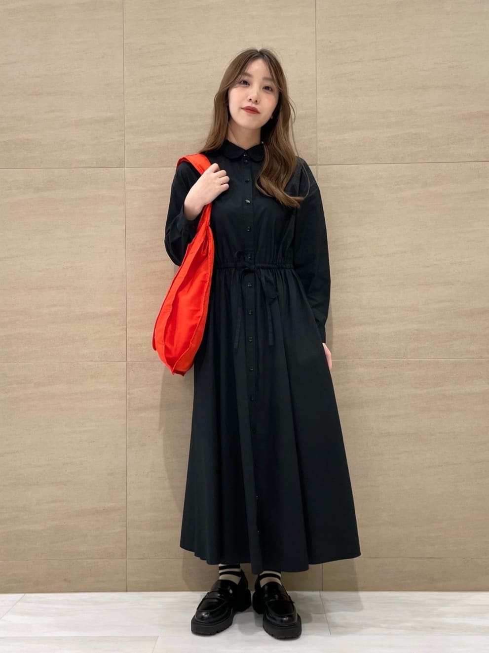 agnes b.のWJ04 ROBE ベーシックシャツドレスを使ったコーディネート