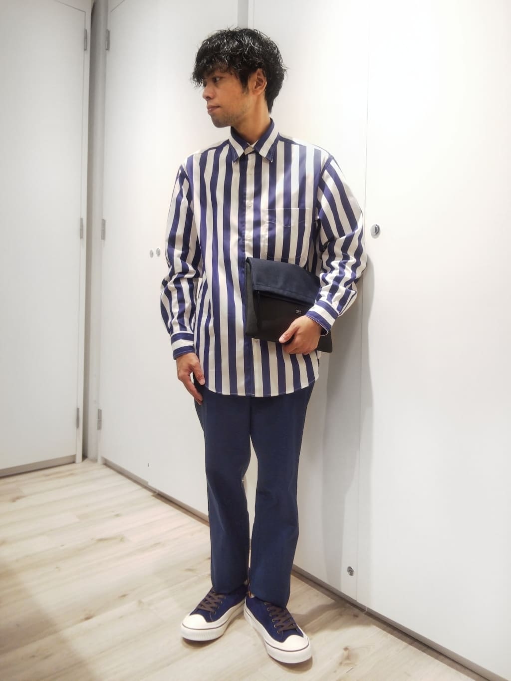 TAKEO KIKUCHIの2WAY ショルダークラッチバッグを使ったコーディネートを紹介します。｜Rakuten Fashion(楽天ファッション／旧楽天ブランドアベニュー)1722629