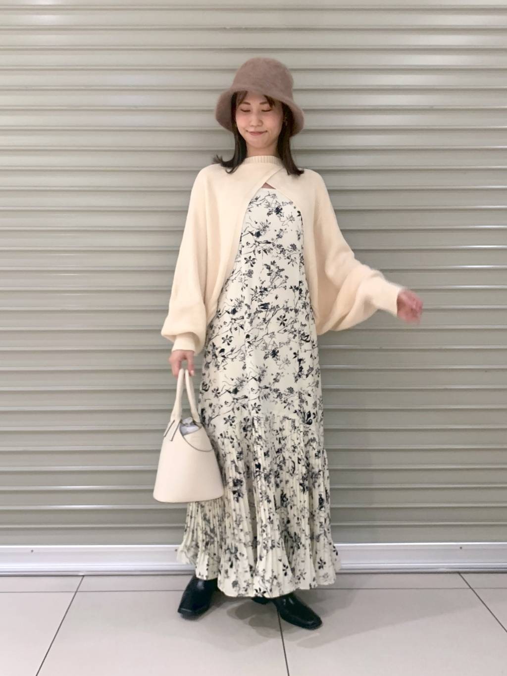 mysty womanのアンゴラ風バケットハットを使ったコーディネートを紹介します。｜Rakuten Fashion(楽天ファッション／旧楽天ブランドアベニュー)1729784