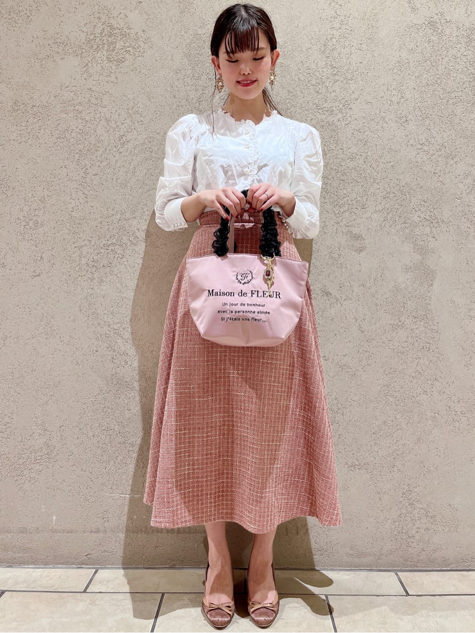 Maison de FLEURの9th AnniversaryフリルトートSバッグを使ったコーディネートを紹介します。｜Rakuten Fashion(楽天ファッション／旧楽天ブランドアベニュー)1750568