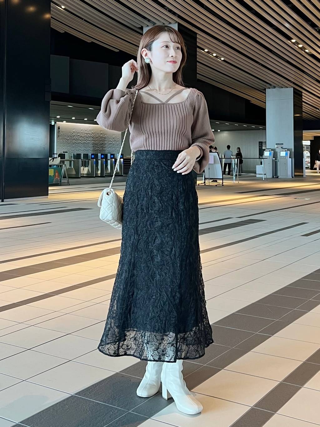 mysty womanの【上西星来さん着用アイテム】レクタングルチェーンBAGを使ったコーディネートを紹介します。｜Rakuten Fashion(楽天ファッション／旧楽天ブランドアベニュー)1793244