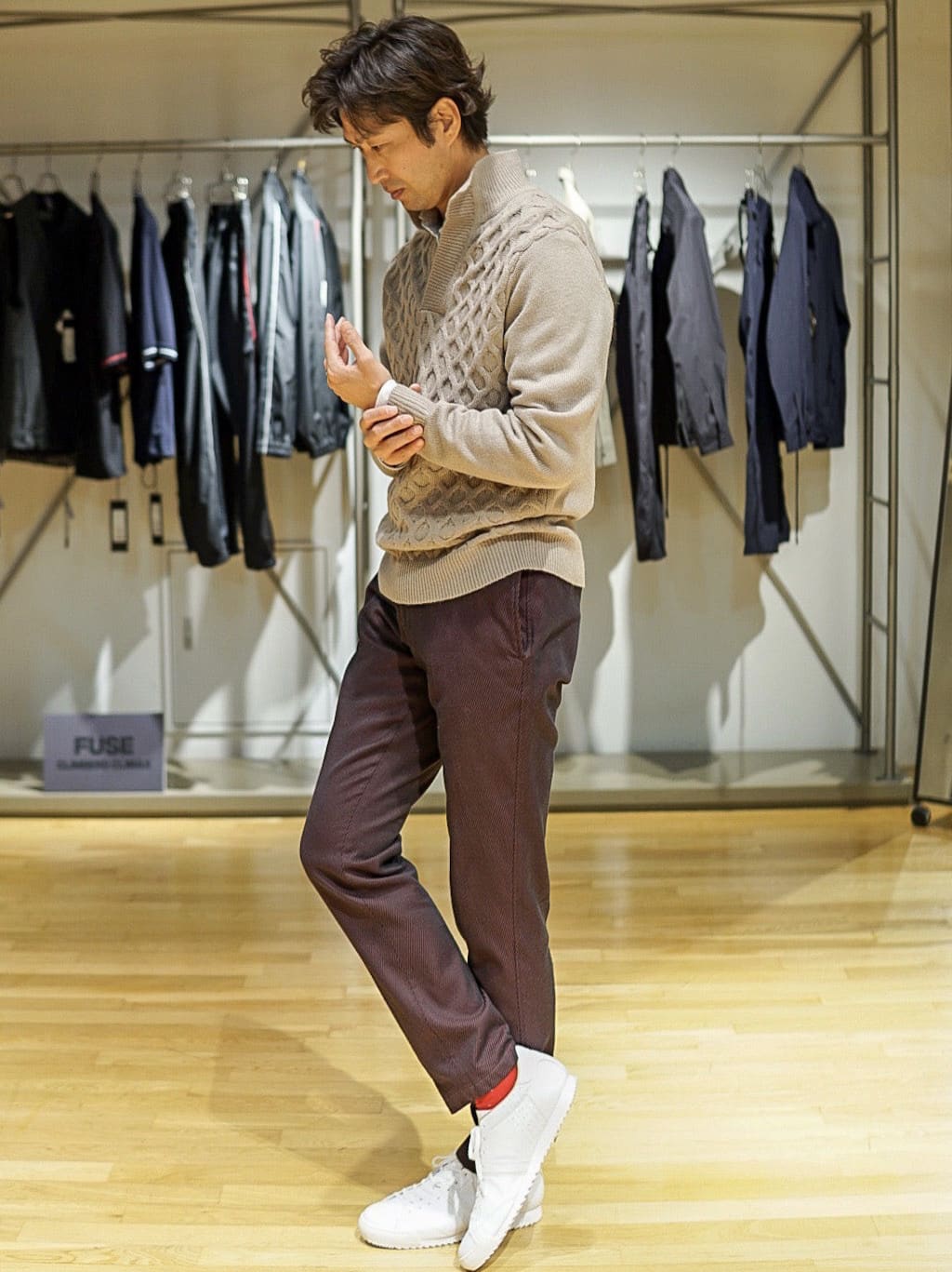 MEN'S BIGIのコットン3本合糸ツイル裏起毛スラックスを使ったコーディネートを紹介します。｜Rakuten Fashion(楽天ファッション／旧楽天ブランドアベニュー)1819717