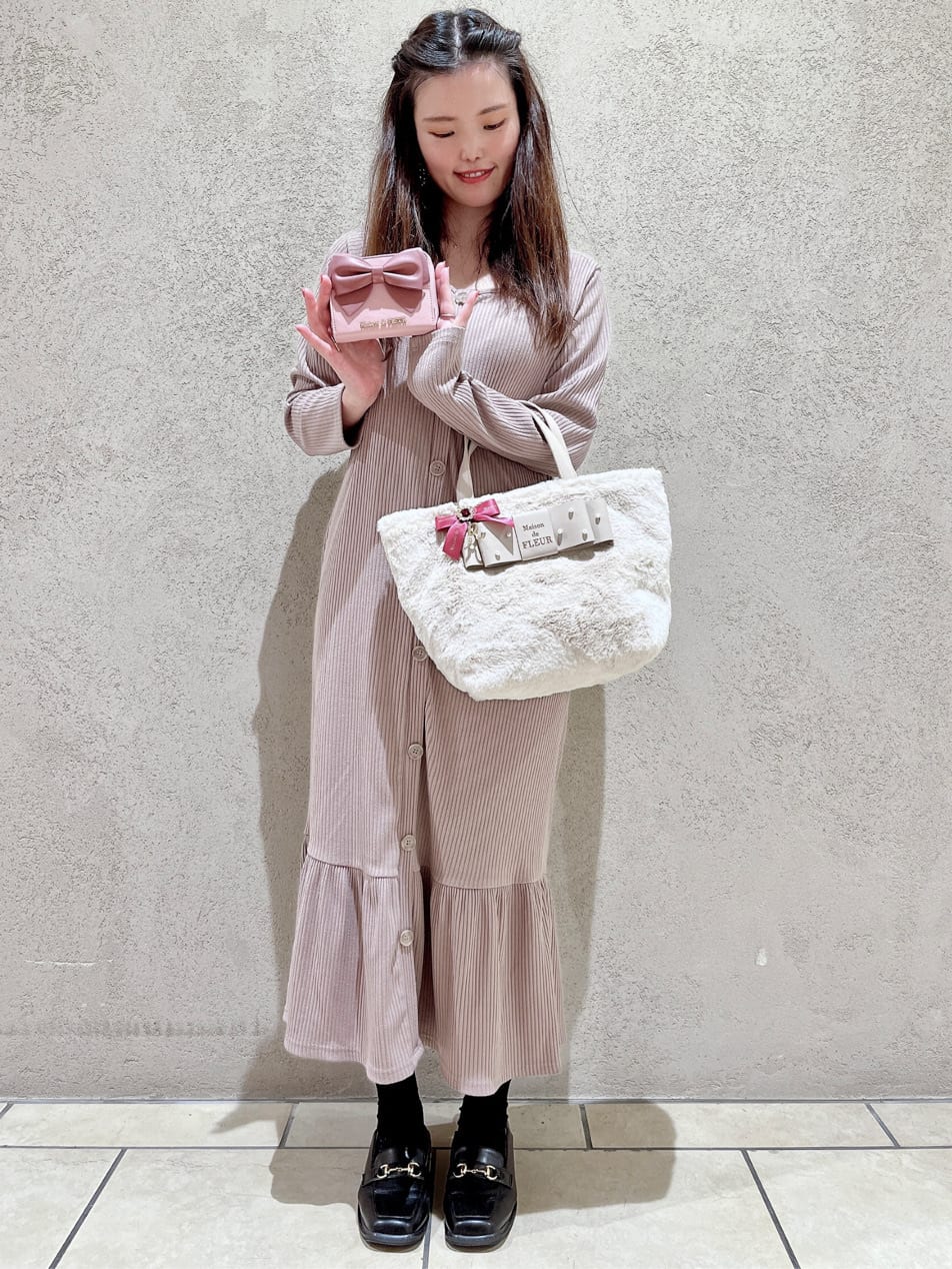 Maison de FLEURのコーディネートを紹介します。｜Rakuten Fashion(楽天ファッション／旧楽天ブランドアベニュー)1826063