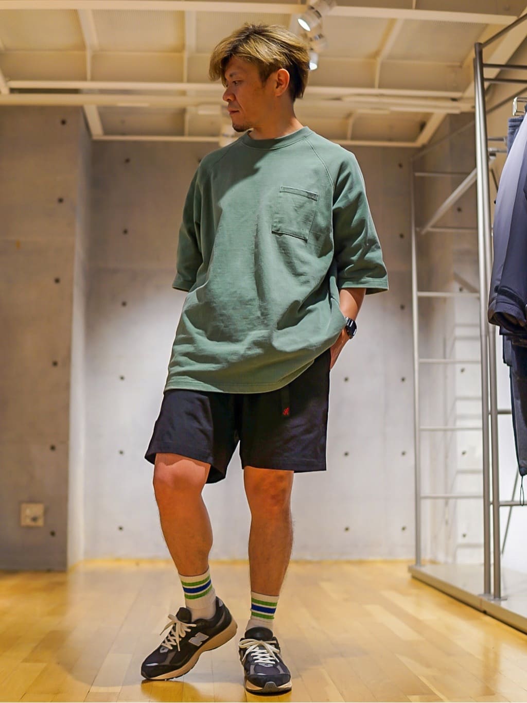 MEN'S BIGIの【ONITA(オニ-タ)別注】ヘヴィウェイトTを使ったコーディネートを紹介します。｜Rakuten Fashion(楽天ファッション／旧楽天ブランドアベニュー)1878905