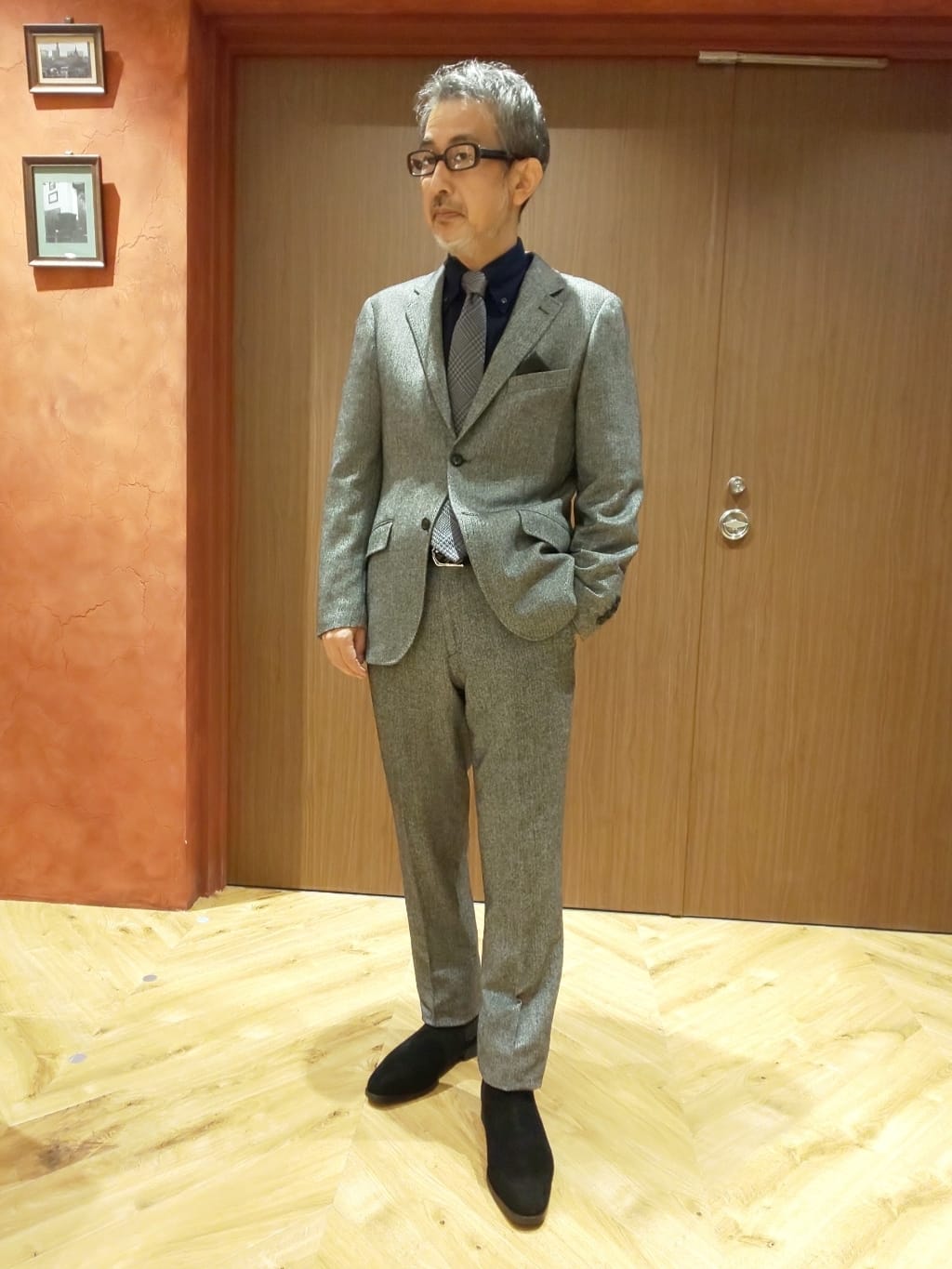 MEN'S BIGIのカシミア混クラシカルヘリンボーン テーラードジャケットを使ったコーディネートを紹介します。｜Rakuten Fashion(楽天ファッション／旧楽天ブランドアベニュー)1898848