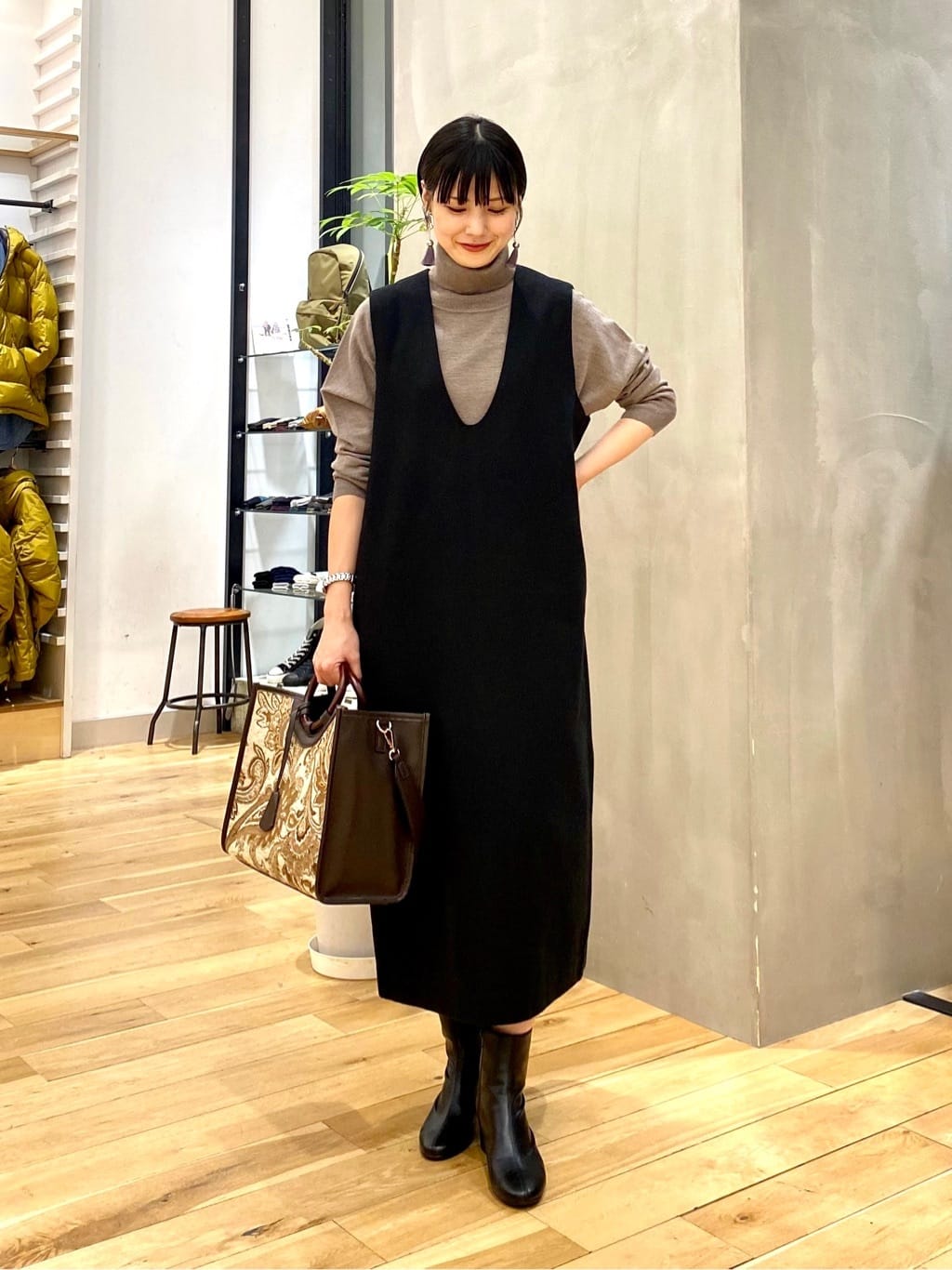 URBAN RESEARCH DOORSの『石川恋さん着用』『MADE IN JAPAN』EMELINA