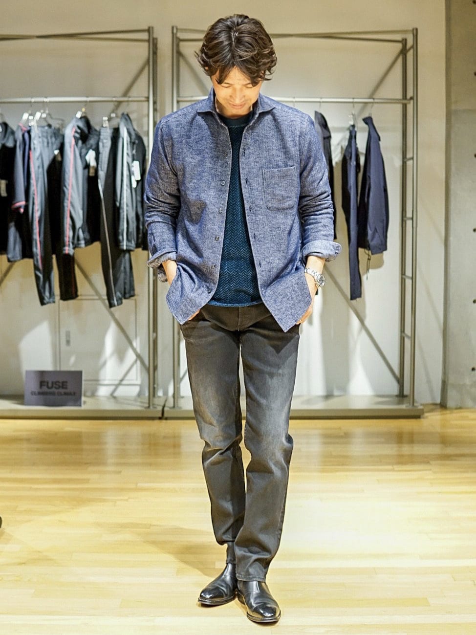 MEN'S BIGIのモールジャガードクルーネックカットソーを使ったコーディネートを紹介します。｜Rakuten Fashion(楽天ファッション／旧楽天ブランドアベニュー)1977416