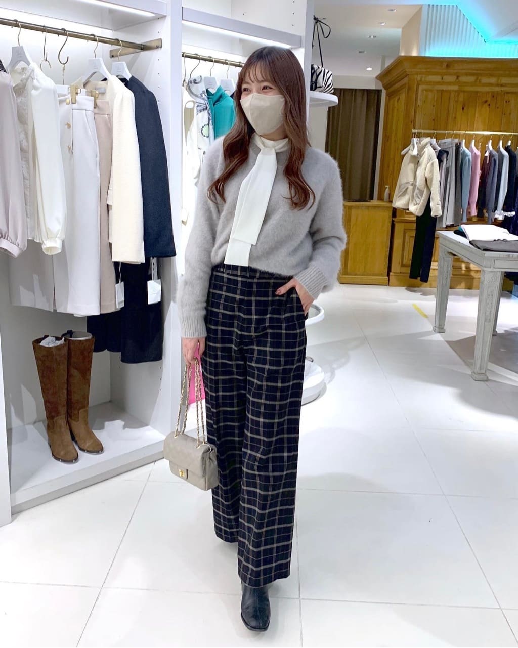 リッチな素材感が魅力】フォックスカシミヤクルーニット | La