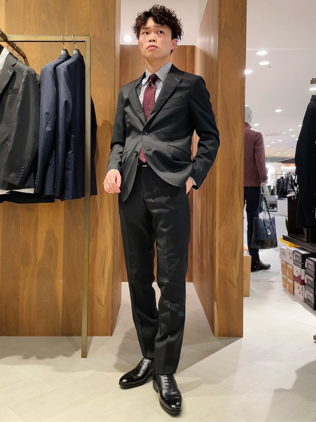 MEN'S BIGIのTWシャドーウィンドーペンスーツを使ったコーディネートを紹介します。｜Rakuten Fashion(楽天ファッション／旧楽天ブランドアベニュー)2109259