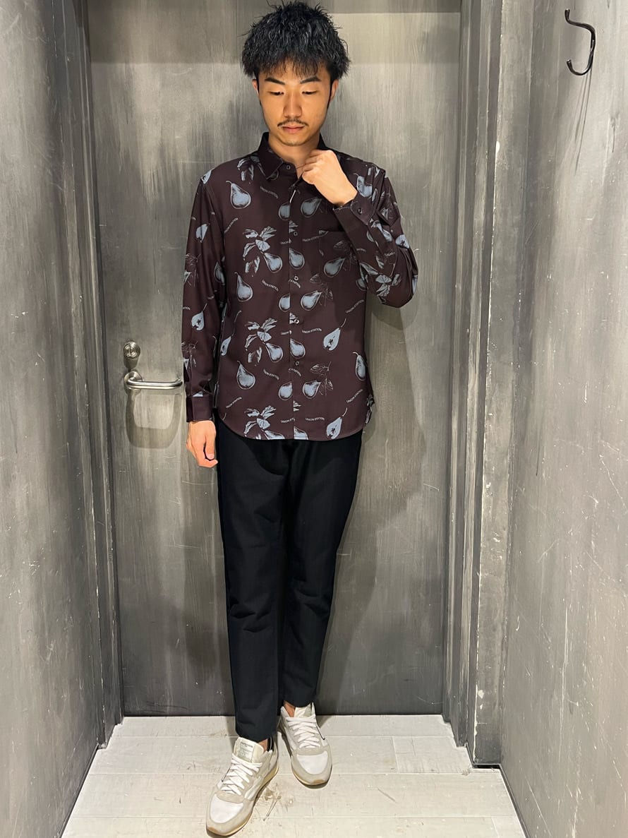 MEN'S BIGIの総柄プリントレギュラーカラーシャツ/オリジナルグラフィックを使ったコーディネートを紹介します。｜Rakuten Fashion(楽天ファッション／旧楽天ブランドアベニュー)2117085