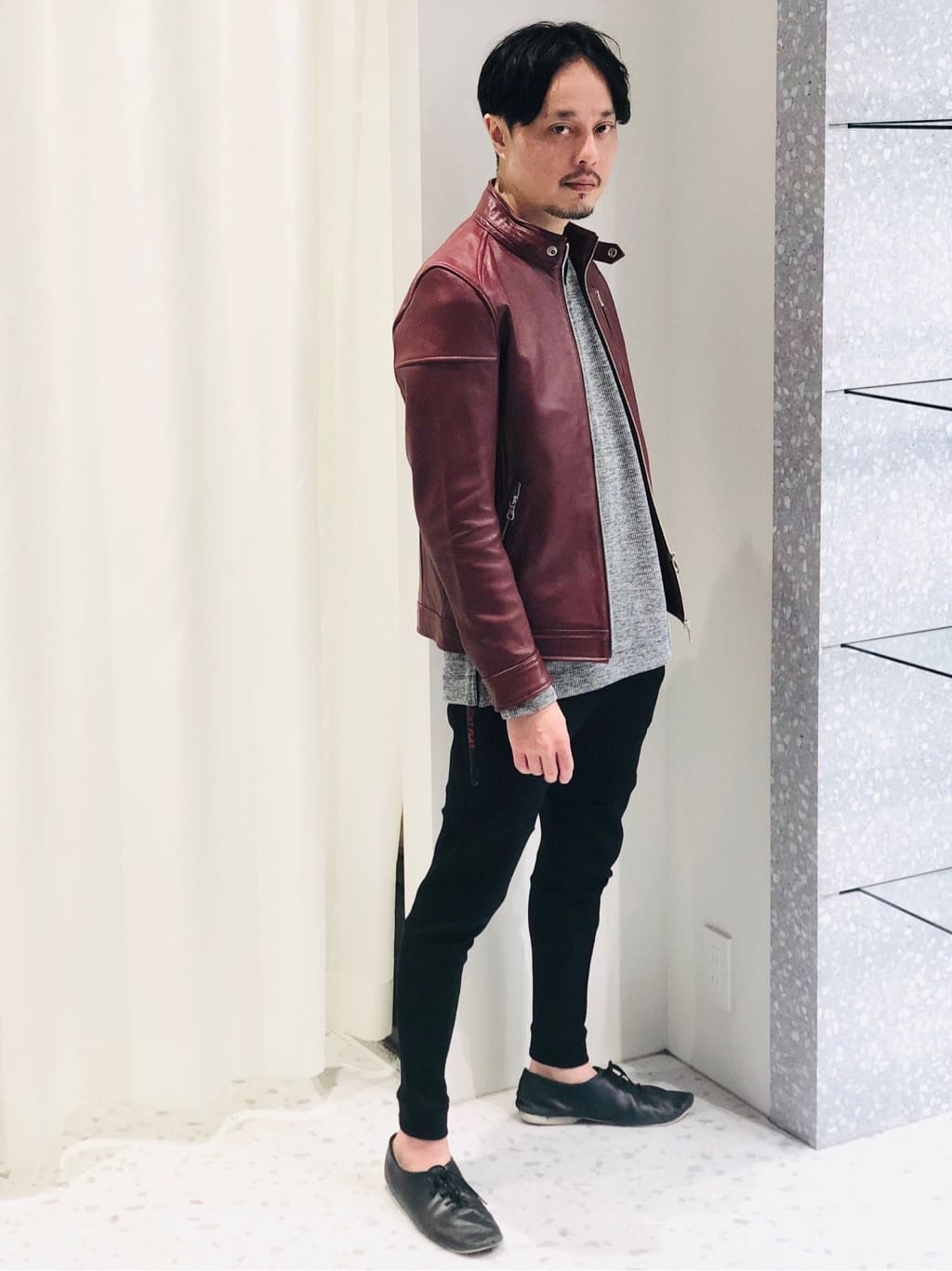 MEN'S BIGIの【JUST PLAY】ハイパーストレッチポンチジョガーパンツ<セットアップ対応>を使ったコーディネートを紹介します。｜Rakuten Fashion(楽天ファッション／旧楽天ブランドアベニュー)2146162