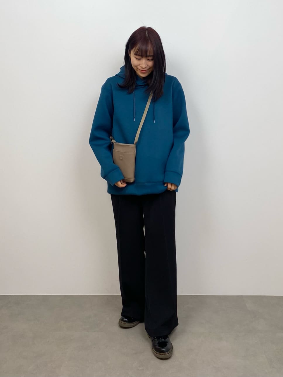 TAKEO KIKUCHIのレザーミニショルダーを使ったコーディネートを紹介します。｜Rakuten Fashion(楽天ファッション／旧楽天ブランドアベニュー)2204667