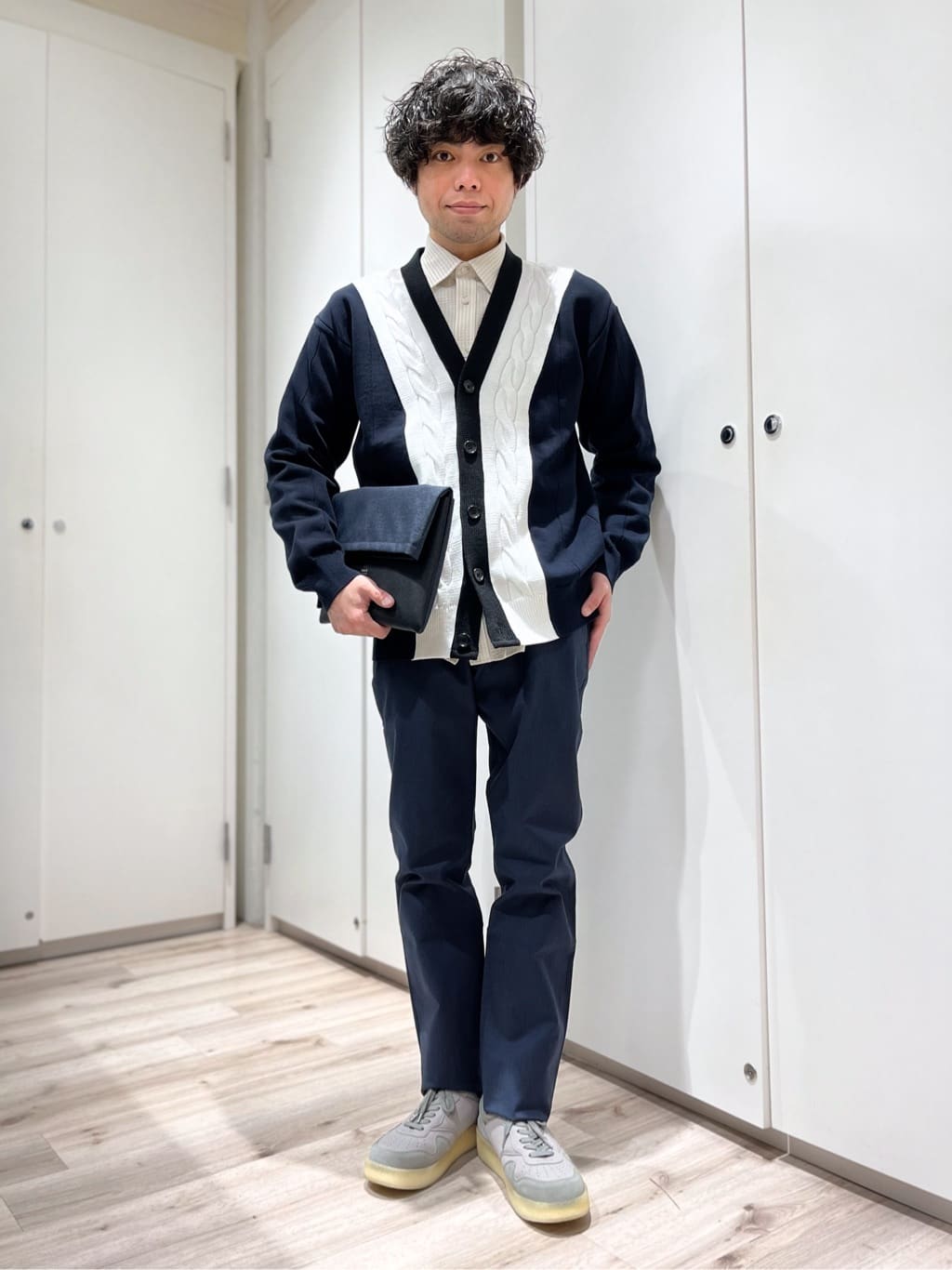 TAKEO KIKUCHIの2WAY ショルダークラッチバッグを使ったコーディネートを紹介します。｜Rakuten Fashion(楽天ファッション／旧楽天ブランドアベニュー)2218320