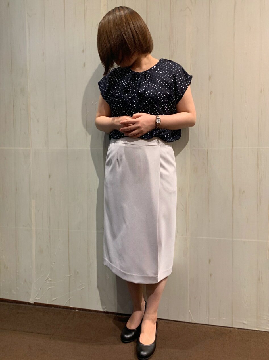 TAKA-Qの麻調合繊 タイトスカート ライトグレー(セットアップ可能)を使ったコーディネートを紹介します。｜Rakuten Fashion(楽天ファッション／旧楽天ブランドアベニュー)2245902