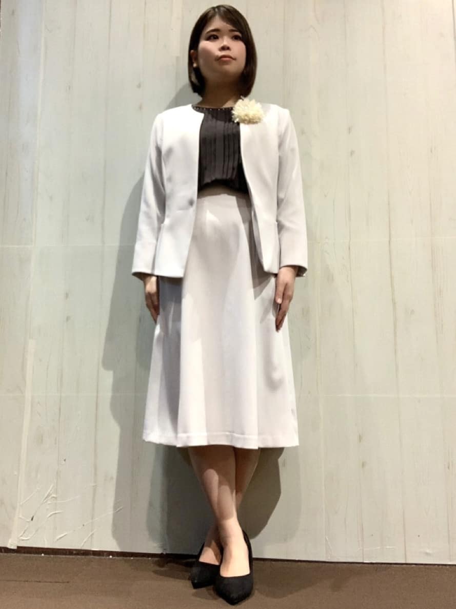 TAKA-Qの麻調合繊 フレアースカート ライトグレー(セットアップ可能)を使ったコーディネートを紹介します。｜Rakuten Fashion(楽天ファッション／旧楽天ブランドアベニュー)2246070