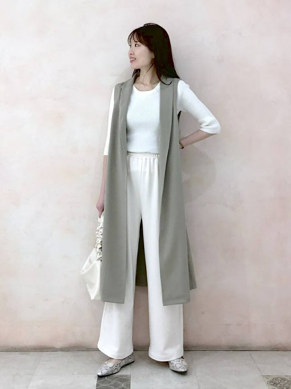 LAKOLEの(W)スネークチェーンキリカエNCを使ったコーディネートを紹介します。｜Rakuten Fashion(楽天ファッション／旧楽天ブランドアベニュー)2255833