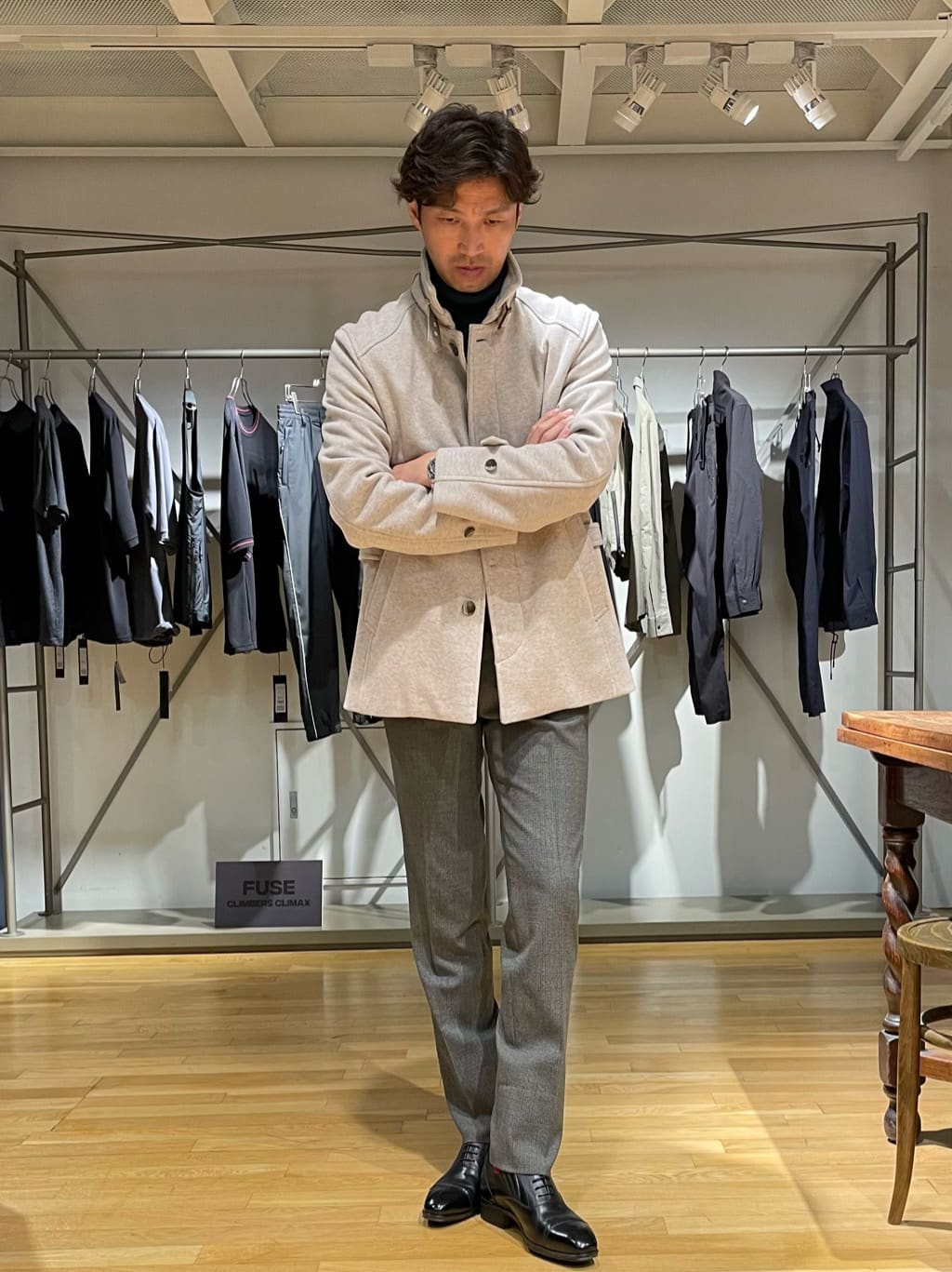 MEN'S BIGIのヘリンボーンジャージボンディングスタンドカラーブルゾンを使ったコーディネートを紹介します。｜Rakuten Fashion(楽天ファッション／旧楽天ブランドアベニュー)2307398