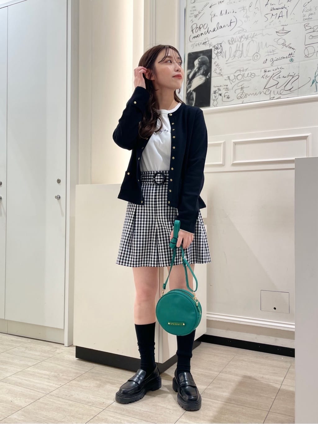 agnes b.のWT89 CARDIGAN トラディショナルカーディガンを使った