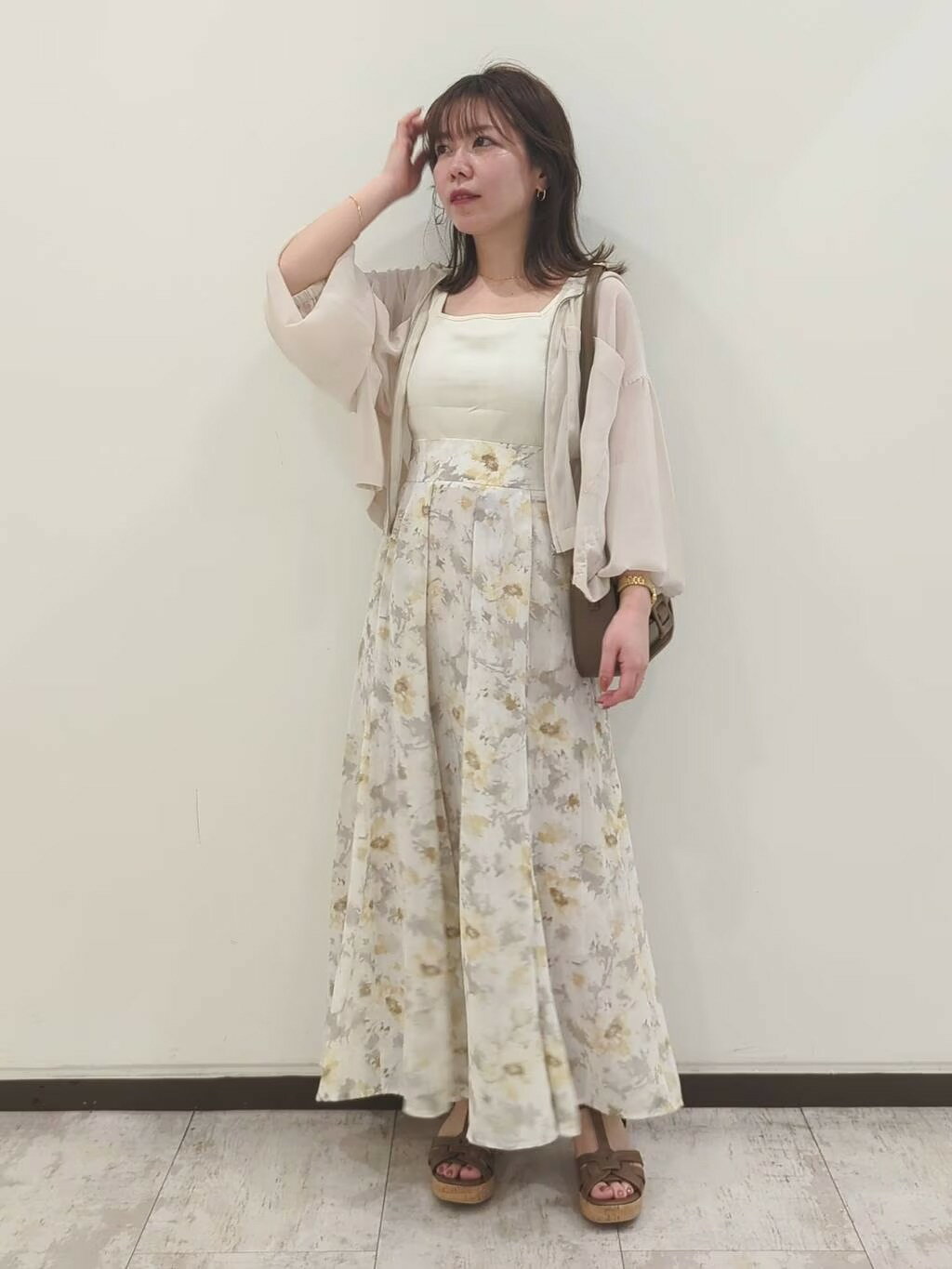 mysty womanの【リバイバル!】楊柳シアーZIPパーカーを使ったコーディネートを紹介します。｜Rakuten Fashion(楽天ファッション／旧楽天ブランドアベニュー)2375891
