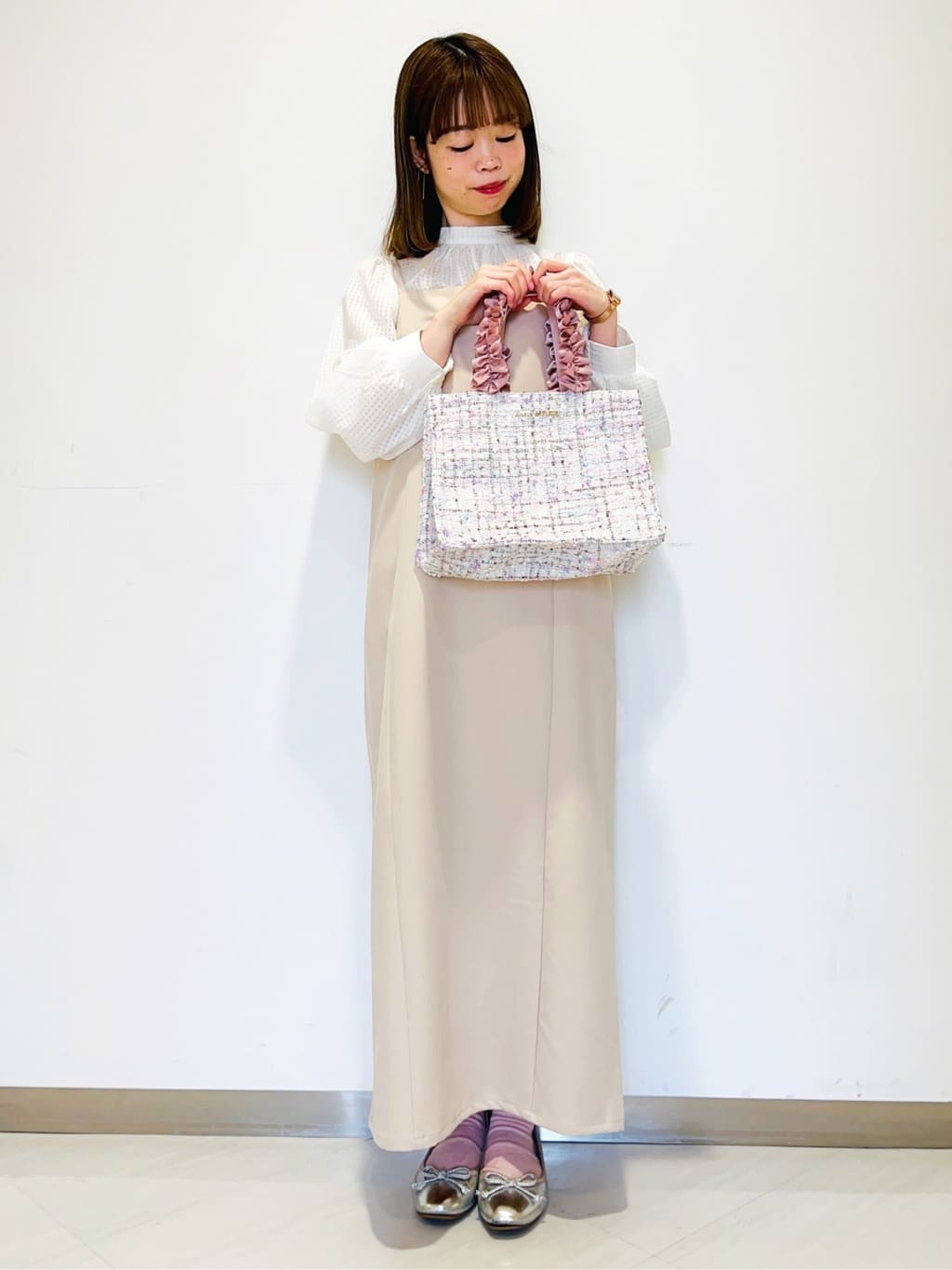Maison de FLEURのツイードスクエアトートSバッグを使ったコーディネートを紹介します。｜Rakuten Fashion(楽天ファッション／旧楽天ブランドアベニュー)2393123