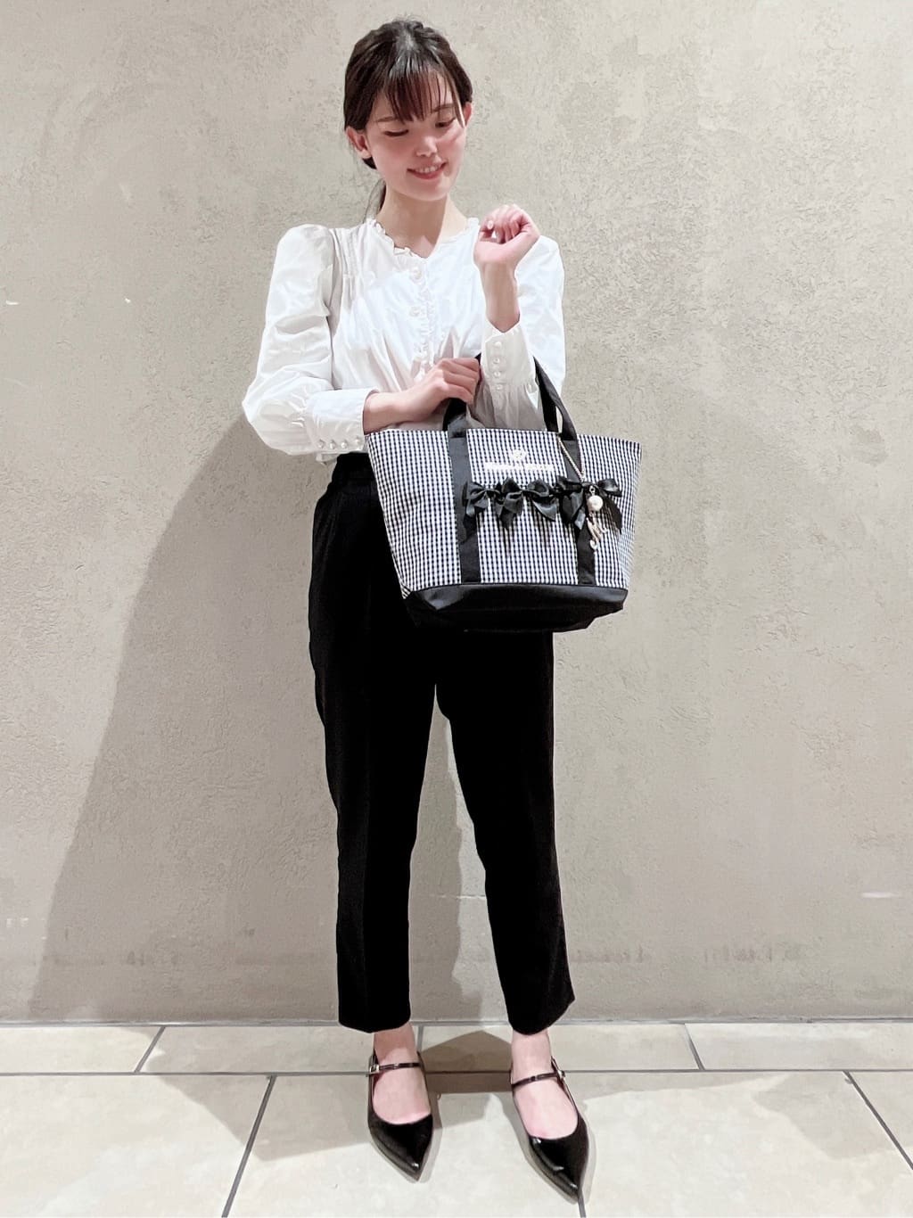 Maison de FLEURのコーディネートを紹介します。｜Rakuten Fashion(楽天ファッション／旧楽天ブランドアベニュー)2411531