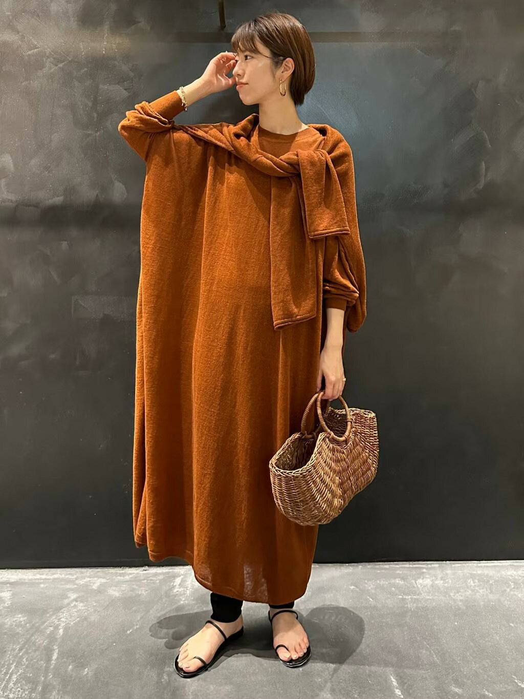 Curensologyのトリコットナローパンツを使ったコーディネートを紹介します。｜Rakuten Fashion(楽天ファッション／旧楽天ブランドアベニュー)2420649