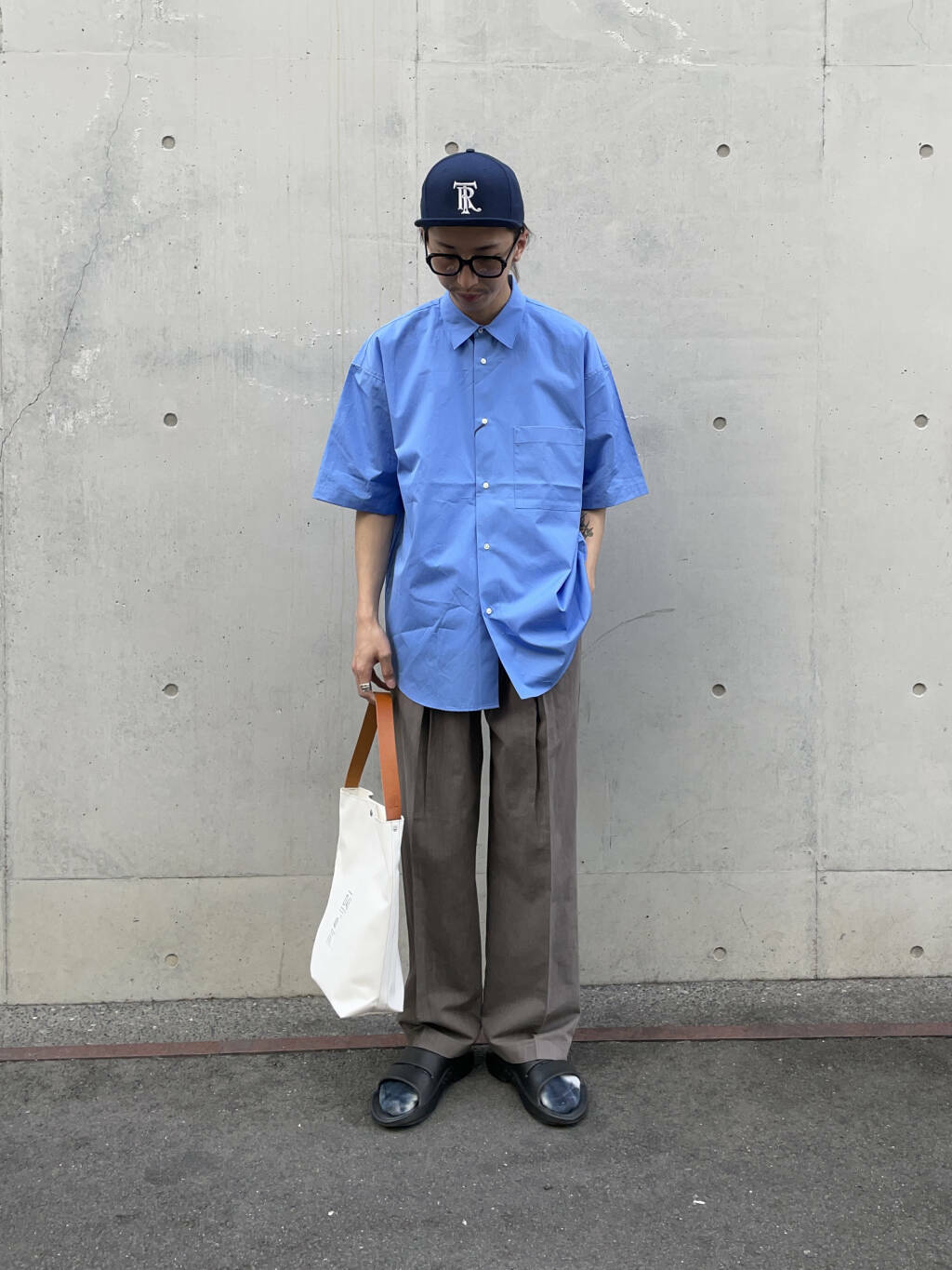 URBAN RESEARCHのコーディネートを紹介します。｜Rakuten Fashion(楽天ファッション／旧楽天ブランドアベニュー)2432373