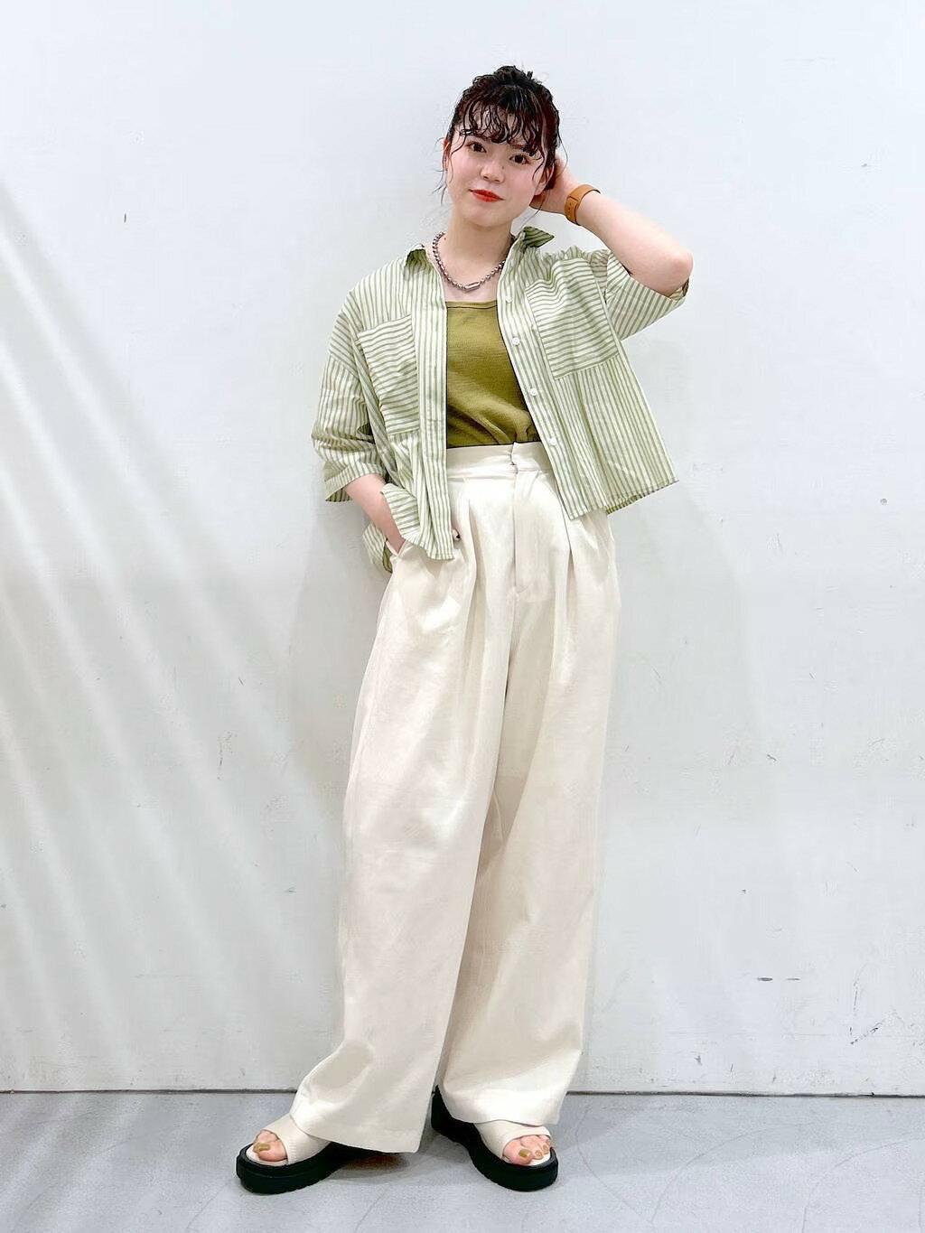 LAKOLEのコーディネートを紹介します。｜Rakuten Fashion(楽天ファッション／旧楽天ブランドアベニュー)2449401