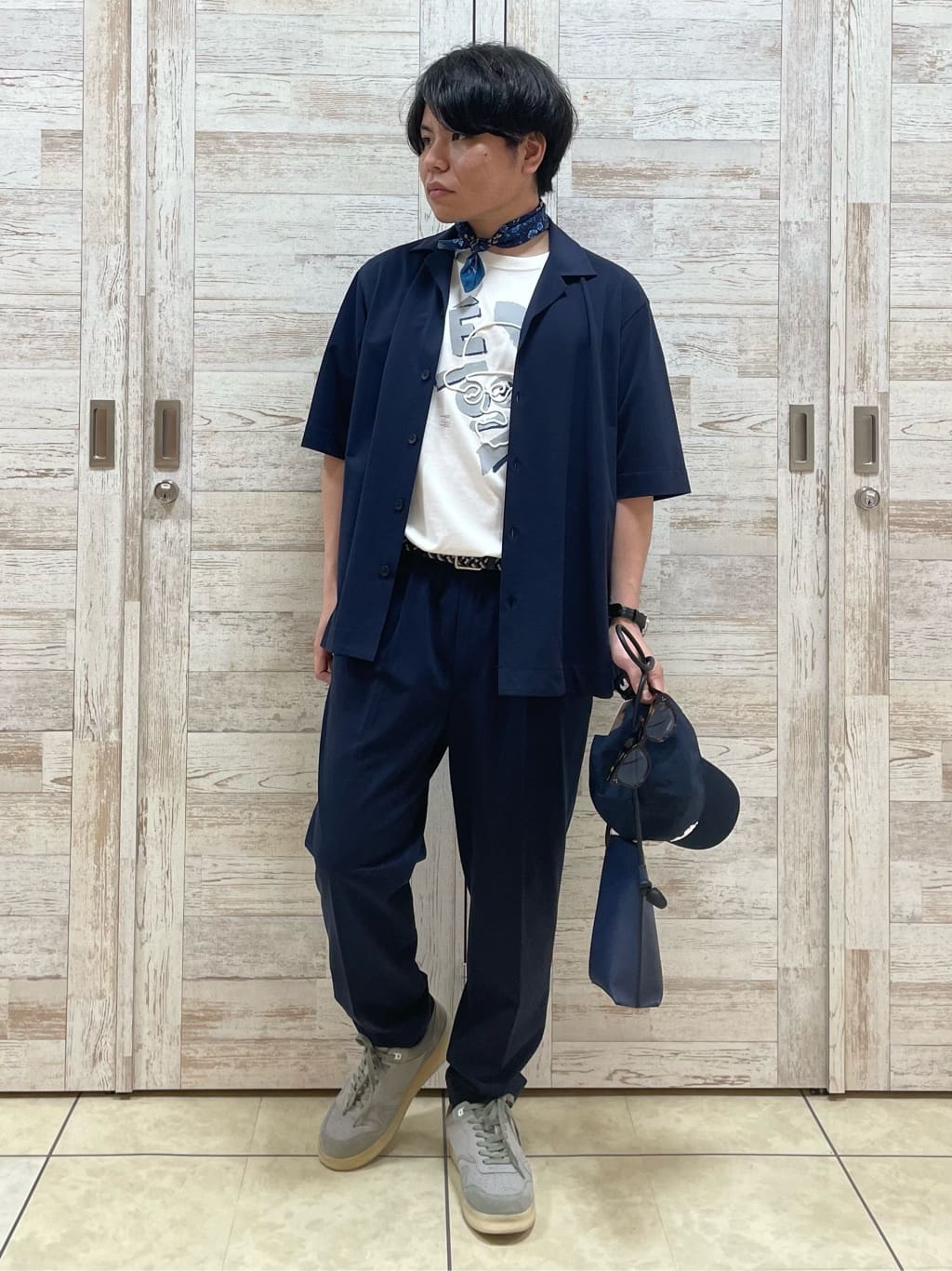 TAKEO KIKUCHIのスエード スニーカーを使ったコーディネートを紹介します。｜Rakuten Fashion(楽天ファッション／旧楽天ブランドアベニュー)2485527