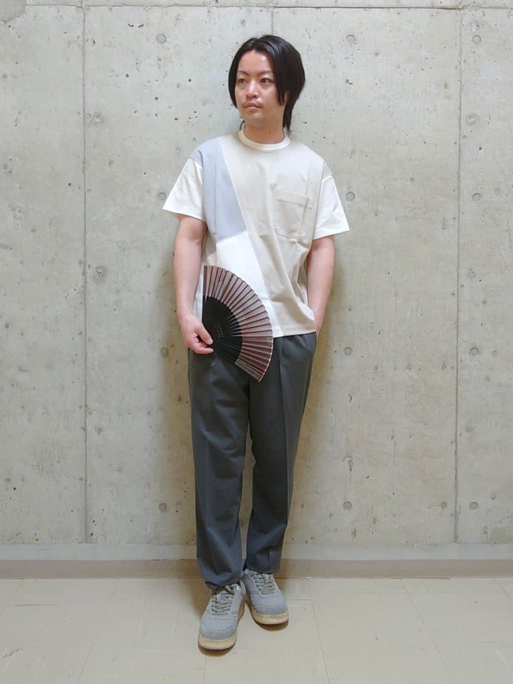 TAKEO KIKUCHIの【マルデオリ】 カノコ イージーパンツを使ったコーディネートを紹介します。｜Rakuten Fashion(楽天ファッション／旧楽天ブランドアベニュー)2582076