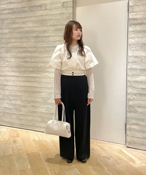 BEAMS WOMENのRBS / タック ボリューム スリーブを使った ...