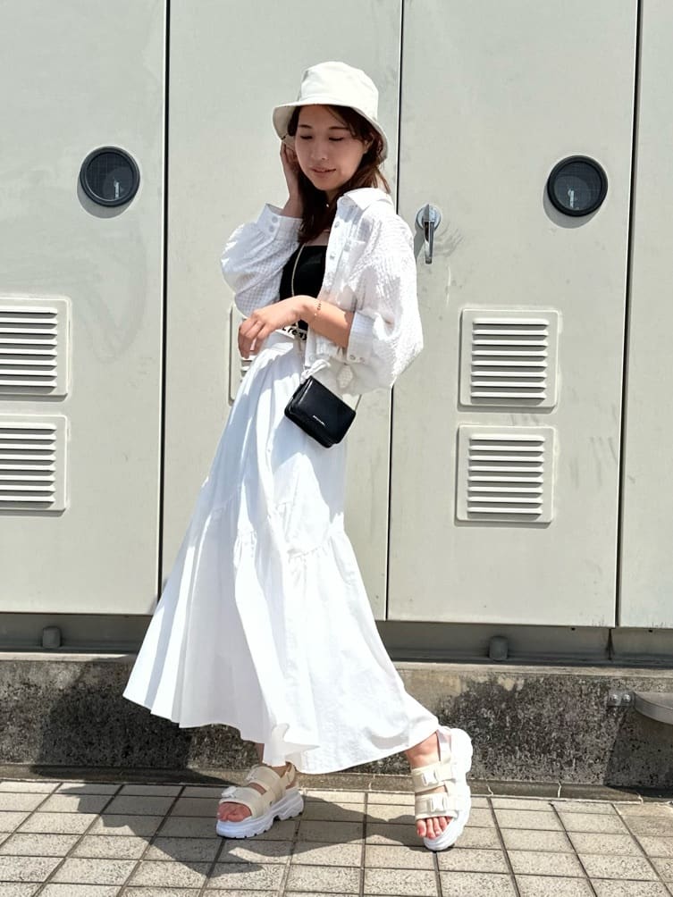 REDYAZELのロゴジャガード切り替えキャミソールを使ったコーディネートを紹介します。｜Rakuten Fashion(楽天ファッション／旧楽天ブランドアベニュー)2618083