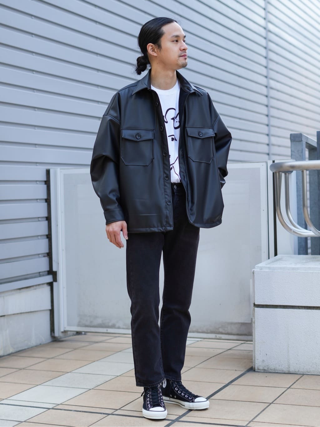 EDIFICEの【Levi's/リーバイス】別注501(R) ORIGINAL BLACK L28を使っ